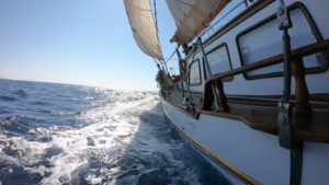 Βίντεο για Κρουαζιέρα με Παραδοσιακό Σκάφος προς τη Νότια Πάρο, ή τη Νότια Νάξο & την Ηρακλειά από το Πίσω Λιβάδι