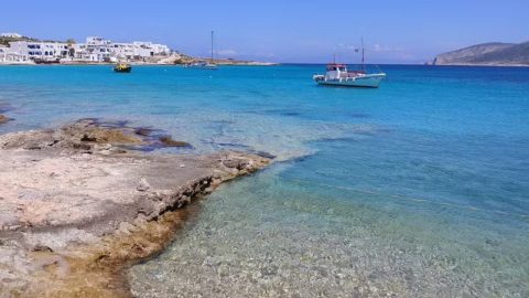 Στα Κουφονήσια θα απολαύσετε τα μοναδικά γαλαζοπράσινα νερά