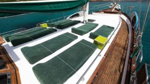 The boat provides pleasant shade with half of its area covered, protecting you from the sun.
