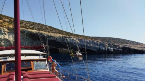 Φτάστε σε όμορφες παραλίες δια θαλάσσης
