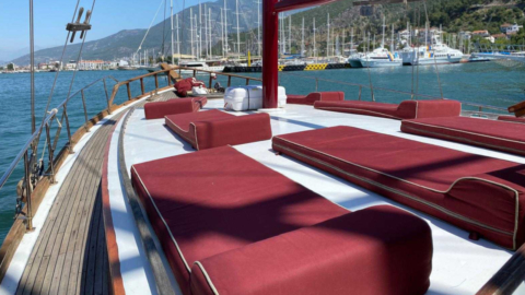 Plenty of room for relaxation on the deck