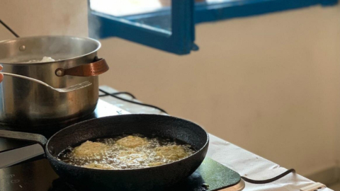 Deep fry the zucchini balls you made with your hands