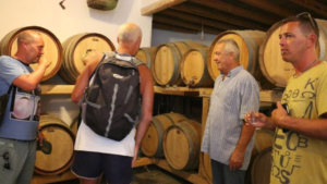 Επισκεφτείτε ένα τοπικό οινοποιείο 