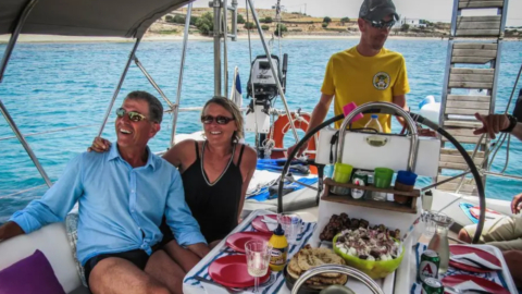 Learn from the experts how to sail
