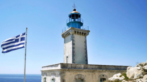 Ο εντυπωσιακός φάρος στο Ακρωτήρι