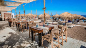 Δυνατότητα για γεύμα σε ταβέρνα δίπλα στη θάλασσα