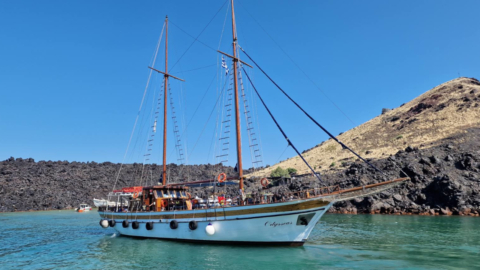 The beautiful traditional wooden boat for your excursion