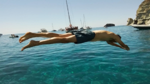 Δροσιστείτε με μια βουτιά σε πανέμορφη παραλία