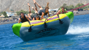 Κάντε την καρδιά σας να χτυπά γρήγορα με δράση υψηλής ταχύτητας στο νερό
