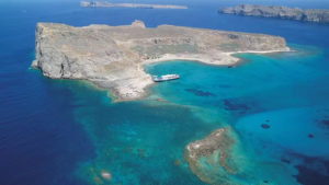 Το νησάκι Χρυσή Λασιθίου βρίσκεται περίπου 9 μίλια νότια της Ιεράπετρας