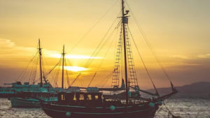 Main photo for Ηλιοβασίλεμα με Παραδοσιακό Σκάφος στη Μύκονο