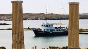 Gallery photo 6 for Day Trip from Mykonos to Rhenia and Delos on a Traditional Boat