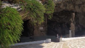 Το ενυτυπωσιακό και ένα από τα μεγαλύτερα κατακόρυφα σπήλαια στην Ευρώπη
