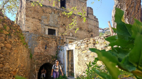 Ανακαλύψτε τον Πύργο του Κόκκο: Ένα Βενετσιάνικο μνημείο του 17ου αιώνα κρυμμένο στην καταπράσινη ύπαιθρο της Νάξου