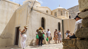 Ξεναγηθείτε σε κρυφά σοκάκια που φανερώνουν την αιώνια ομορφιά της αρχιτεκτονικής