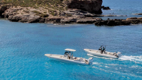 Το ιδιωτικό σας φουσκωτό κοντά στην ακτογραμμή