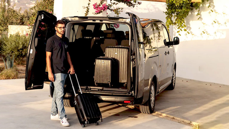 Transfers in Naxos by minivan