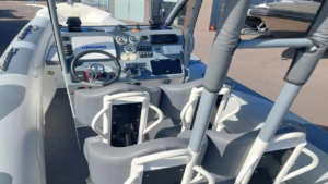 Συνδυάστε την παραδοσιακή γοητεία με τη σύγχρονη εμπειρία πλεύσης σε ένα αξέχαστο σκηνικό