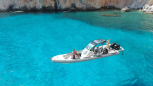 Ιδιωτική Κρουαζιέρα Μισής Μέρας με Φουσκωτό Σκάφος από τη Μήλο με Σνακ και Ποτά photo