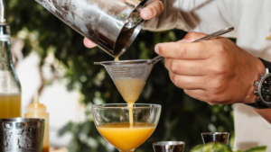 Φτιάξτε τα δικά σας κοκτέιλ σε μια διασκεδαστική εμπειρία