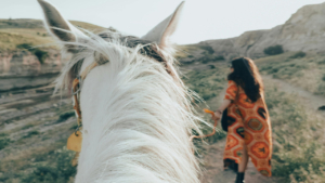 Ιππεύστε σε ήσυχα ορεινά μονοπάτια μέσα στη φυσική ομορφιά