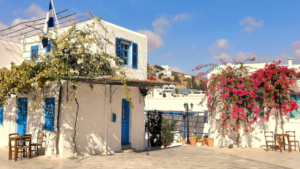 Περιπλανηθείτε σε δρόμους γεμάτους βουκαμβίλιες