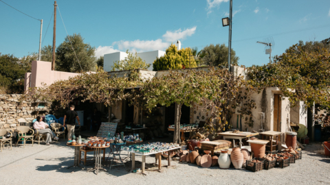 Ανακαλύψτε τις τεχνικές της αιώνιας παραδοσιακής κεραμικής