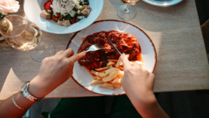 Γευτείτε τις αυθεντικές γεύσεις της παραδοσιακής ναξιώτικης κουζίνας