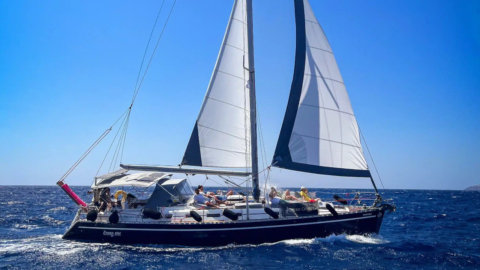 Feel the freedom of the open sea from your private sailboat