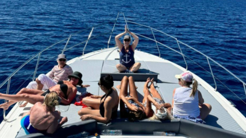 Feel the freedom of the open sea on a relaxed day cruise