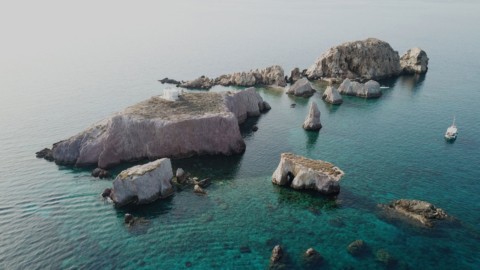 Discover the landscapes around Paros