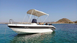 Glide across clear waters aboard a modern, easy-to-handle motorboat