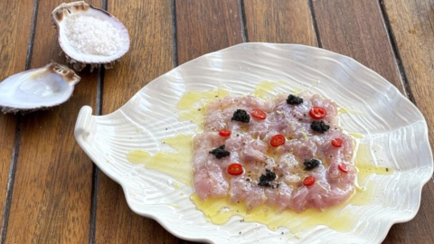 Try the ceviche with fresh fish