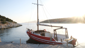 Ιδιωτική Κρουαζιέρα με Παραδοσιακό Σκάφος από τον Πάνερμο στην Ανατολική Ακτογραμμή της Νάξου photo