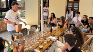 Ζήστε ένα ταξίδι γεύσεων και αρωμάτων μέσα από τα καλύτερα κρασιά και γεύσεις της Ελλάδας