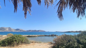 Ανακαλύψτε την ανεξερεύνητη ομορφιά απομακρυσμένων νησιωτικών σημείων με το σκάφος
