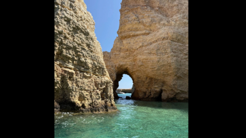 Η εντυπωσιακή Τρυπητή στη Μήλο