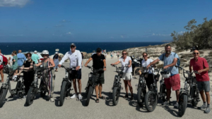 Ιδιωτική Περιήγηση με Ηλεκτρικό Ποδήλατο στη Μήλο και την Κίμωλο με Γεύμα photo