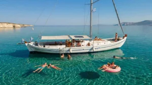 Ολοήμερη Κρουαζιέρα με Ξύλινο Σκάφος από την Πάρο προς Νότια Νάξο & Κουφονήσια photo